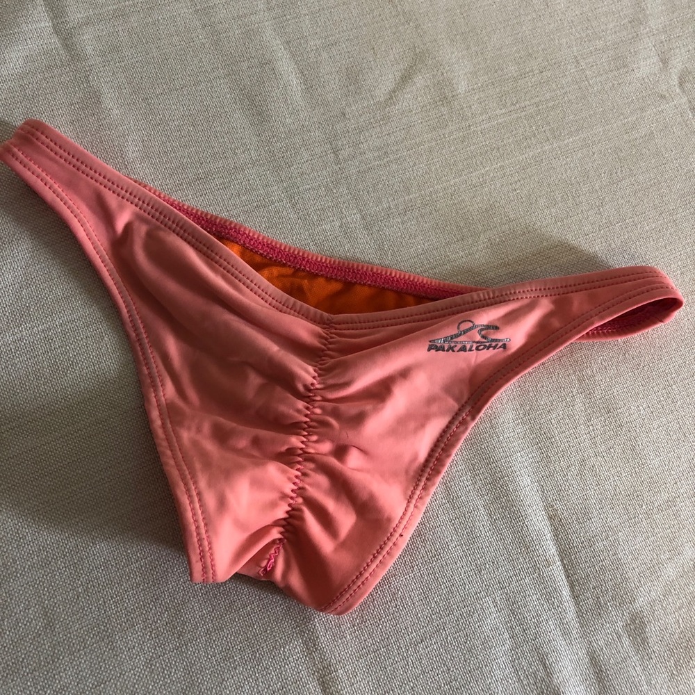 Pakaloha bikini bottom size small coral